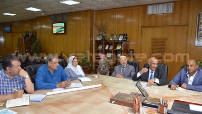 محافظ الإسماعيلية يطالب «التعليم» بتفعيل مبادرة محافظة بلا دروس خصوصية