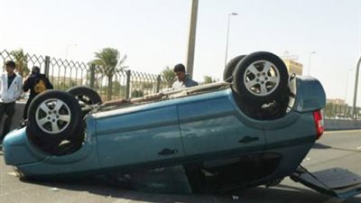 انقلاب سيارة في الرياح التوفيقى بالدقهلية