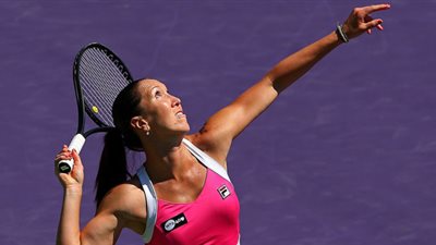 يانكوفيتش وسيرينا تتأهلان لنصف نهائي برزبين للتنس