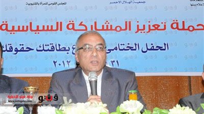 محافظ القليوبية ومدير الأمن يشاركان فى احتفالات عيد القيامة