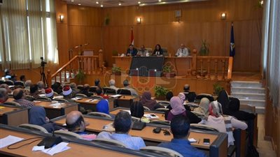 محافظ دمياط لرؤساء المحليات: محاضركم فادتني في إيه؟