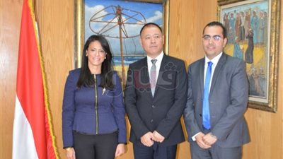 وزيرة السياحة تستقبل وفدا صينيا لمناقشة تنظيم رحلات مباشرة لمصر