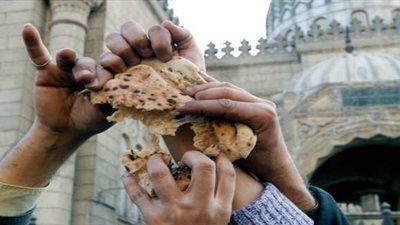 ناشط حقوقى: النظام يهاجم رجال الأعمال للسيطرة على الاقتصاد