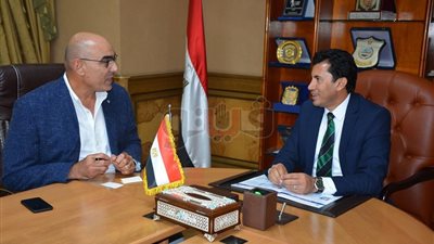وزير الرياضة يلتقي نصر لمناقشة دعم اتحاد اليد