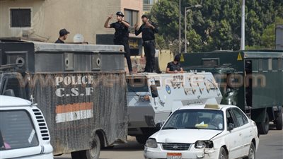 بالصور.. وصول تعزيزات أمنية إلى شارع الهرم