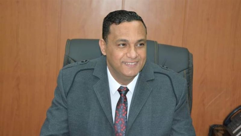 الدكتور أيمن مختار