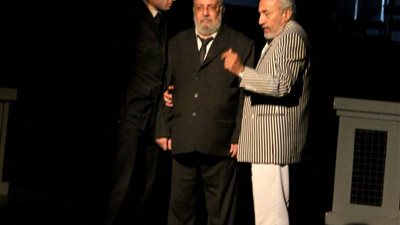 توقف عرض «المحاكمة» بسبب وفاة الفنان عاصم رأفت