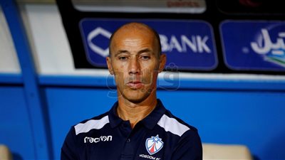 الطويلة يهاجم كالديرون بعد خماسية المصري.. الغرور سبب الهزيمة