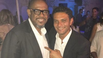 آسر ياسين معلقا على صورته مع فوريست ويتكر بـ«الجونة»: متواضع