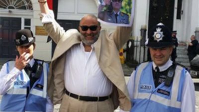 أشرف السعد لـ المصريين: «حبيبكم السيسي طلب منكم النزول»