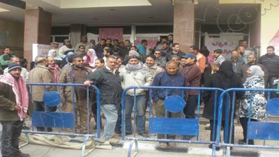 عمال ألومنيوم نجع حمادى يفضون اعتصامهم بعد الاتفاق مع الكهرباء