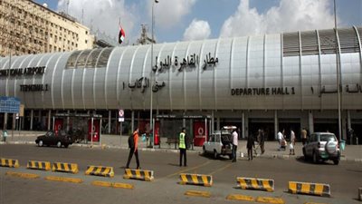 تأخر إقلاع ٣ رحلات في مطار القاهرة وإلغاء رحلتين لقلة الركاب