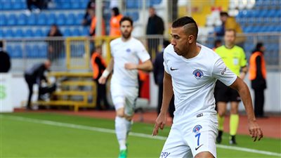 تريزيجيه ينتظر التتويج بأفضل لاعب في تركيا اليوم