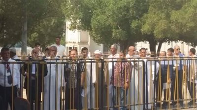 بالصور.. المئات من المصريين بالكويت يشاركون في الانتخابات البرلمانية