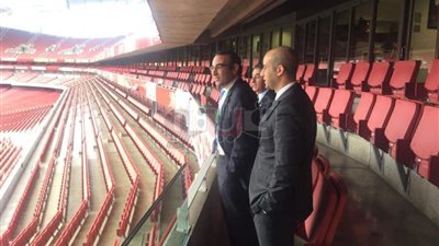 عضو مجلس الأهلي يحضر مؤتمر هيرميس ويزور ملعب الأرسنال