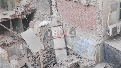 بالفيديو والصور.. لحظة انهيار عقار من 3 طوابق بحي العرب في بورسعيد
