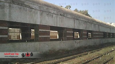 بالصور .. مجهولون يسرقون نوافذ نحاسية من 