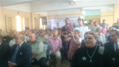 نبيلة مكرم تتلقى تبرعات لبناء مصنع بالغربية لمكافحة «الهجرة»