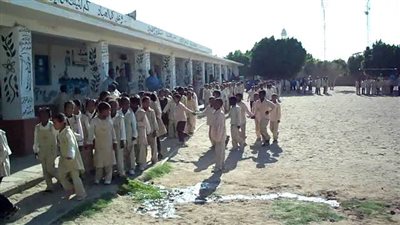 اقالة مدير مدرسة في الفشن ببني سويف لـ«تأخر الطابور»