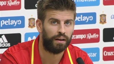 بيكيه: أنا كتالوني وصفارات الجماهير تؤلمني