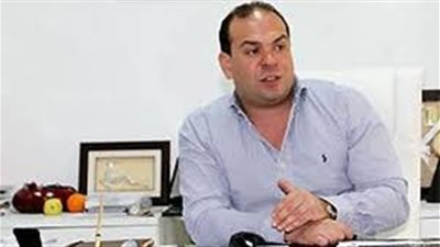 رئيس البنزرتى يتابع مباراة فريقه من مقاعد البدلاء