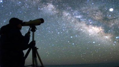 «العلوم الفلكية»: «القمر» يقترب من «المشترى» فجر اليوم