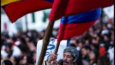 بالفيديو.. تظاهرات طلابية في كولومبيا للمطالبة بالسلام مع «فارك»