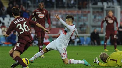 «الميلان» يتعادل سلبيًا أمام تورينو بالشوط الأول