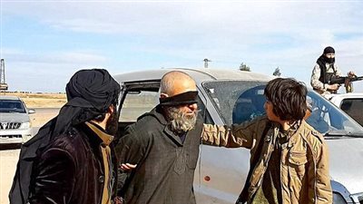 «داعش» يصلب عجوزا ليبيا في جريمة تهز «سرت»