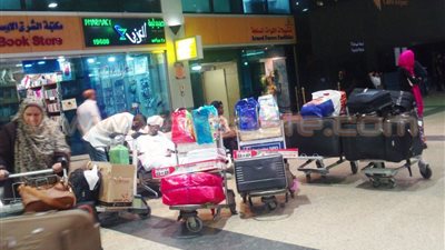 بالصور.. تأخر إقلاع رحلتي الخطوط التونسية والجزيرة بمطار القاهرة