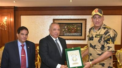 بالصور.. محافظ الشرقية: ذاكرة التاريخ لن تنسى أبطال مصر المخلصين