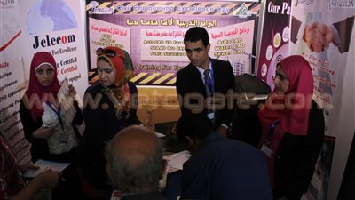 بالفيديو والصور.. بدء تسجيل المشاركين في احتفالية «يوم المهندس» بحضور «محلب»