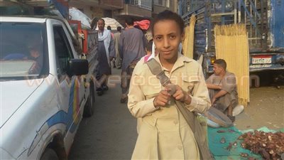 بالصور.. تلاميذ أسيوط يتوجهون للمدارس.. و«التعليم» تؤكد: اليوم إجازة