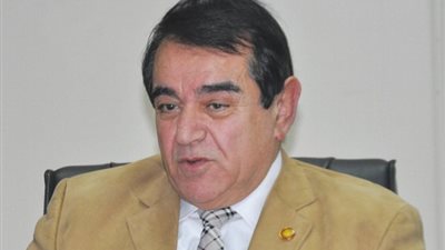 رأفت مسروجة يطالب الحكومة بوقف استيراد السيارات مع تطبيق تعويم الجنيه