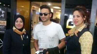 حمادة هلال يغادر إلى نيويورك لإحياء حفل ذكرى أكتوبر