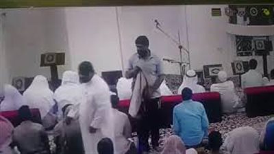 بالفيديو.. لحظة وفاة إمام مسجد بعد صلاة العصر في مكة المكرمة