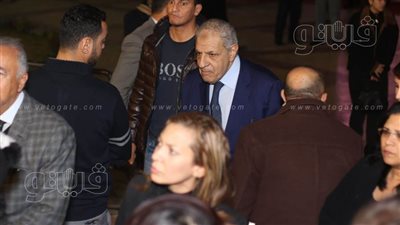 وزراء وسياسيون وفنانون في عزاء نجل مايا مرسي بمسجد المشير | صور