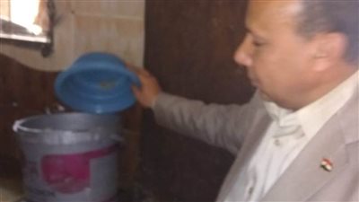 تشميع مطعم أسماك شهير بالشرقية يقدم أغذية فاسدة | صور