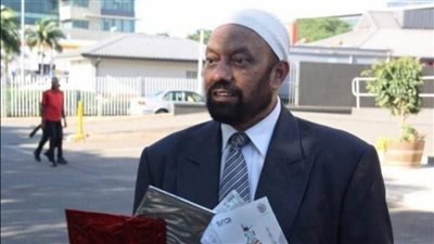 بطلقة في الرأس.. محاولة اغتيال نجل الداعية أحمد ديدات في جنوب أفريقيا | صور