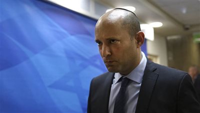 لحظة هروب وزير الدفاع الإسرائيلي إلى الملجأ بعد سقوط  صواريخ من غزة | فيديو