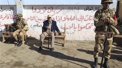 مدير الإدارة العامة للمرور: انتظام حركة السيارات أمام لجان الانتخابات بمحافظات المرحلة الأولى.. خدمات مكثفة بمحيط المقار لمنع التكدس.. وانتشار القوات للتصدي لأي عوائق تمنع وصول الناخب للإدلاء بصوته