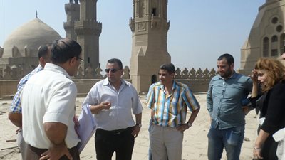 «عبد اللطيف» يتفقد أعمال ترميم مساجد الفتح والرفاعي والشافعي