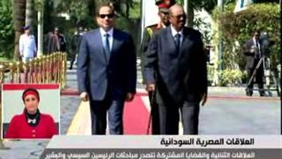 بالفيديو.. لحظة استقبال «السيسي» للرئيس السوداني بمطار القاهرة