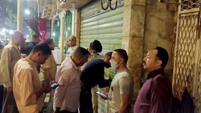 هل يصدر قرار بمد مواعيد عمل المحلات؟ .. مصدر حكومي يجيب