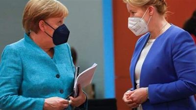 استقالة وزيرة ألمانية من منصبها بسبب دكتوراه مسروقة