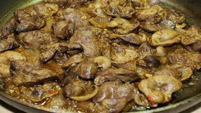 طريقة عمل الكبد والقوانص بالبصل