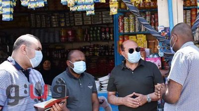 محافظ أسوان: إلغاء التعاقد مع شركة نظافة بعد رصد القمامة والمخلفات | صور