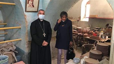 القنصل الفرنسي يزور مصنع الخزف بجراجوس في قناl صور