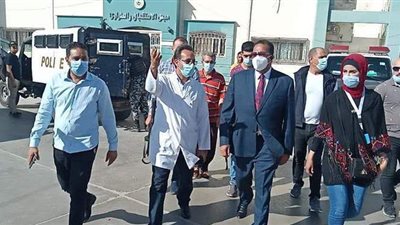 رئيس محكمة العريش يتبرع بالدم لصالح الجرحى الفلسطينيين