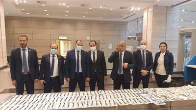 إحباط تهريب أدوات جراحية بحوزة راكب بمطار القاهرة